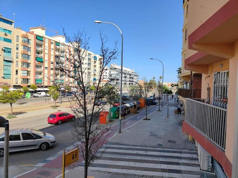 Piso Cerca Universidades Y Playa Валенсия Екстериор снимка